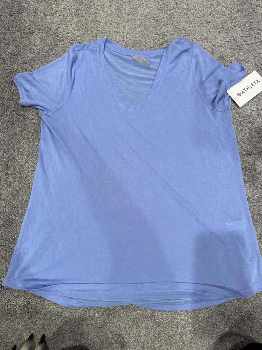 ATHLETA Breezy Scoop V Tee in Lavender Blue. LARGE